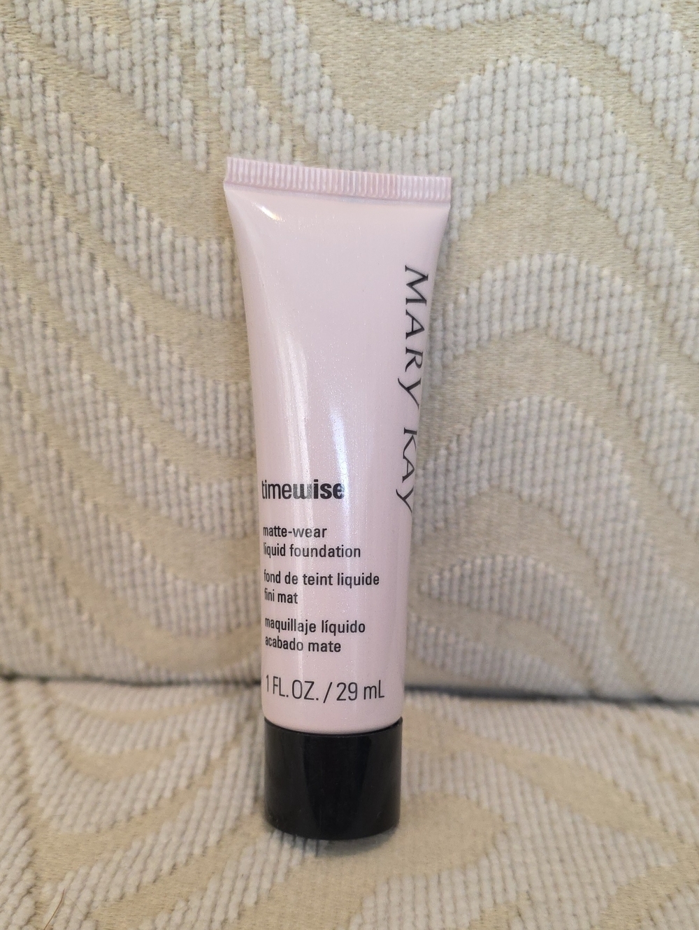 Mary Kay Timewise Matte-Wear Liquid Foundation - Beige 1, For Combo To Oily Skin